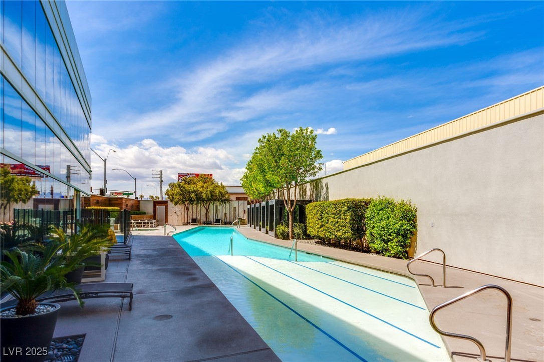 4471 Dean Martin Drive 3706