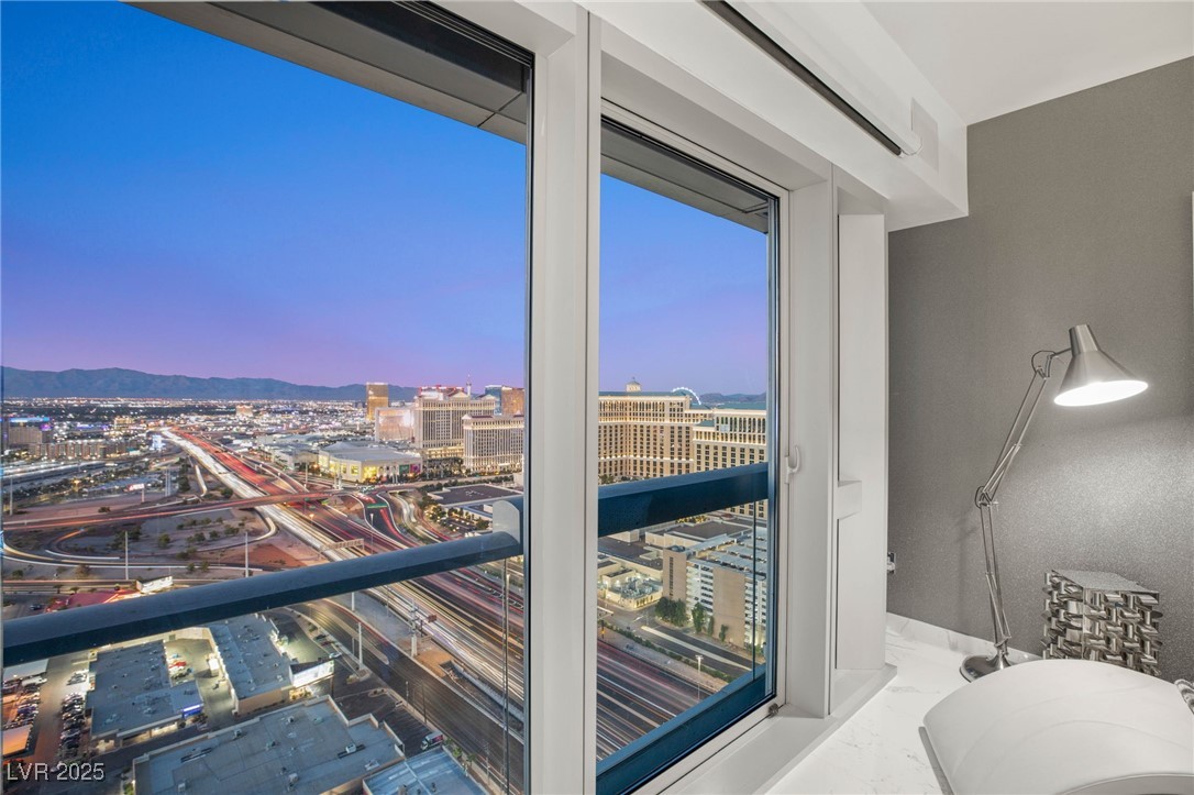4471 Dean Martin Drive 3706