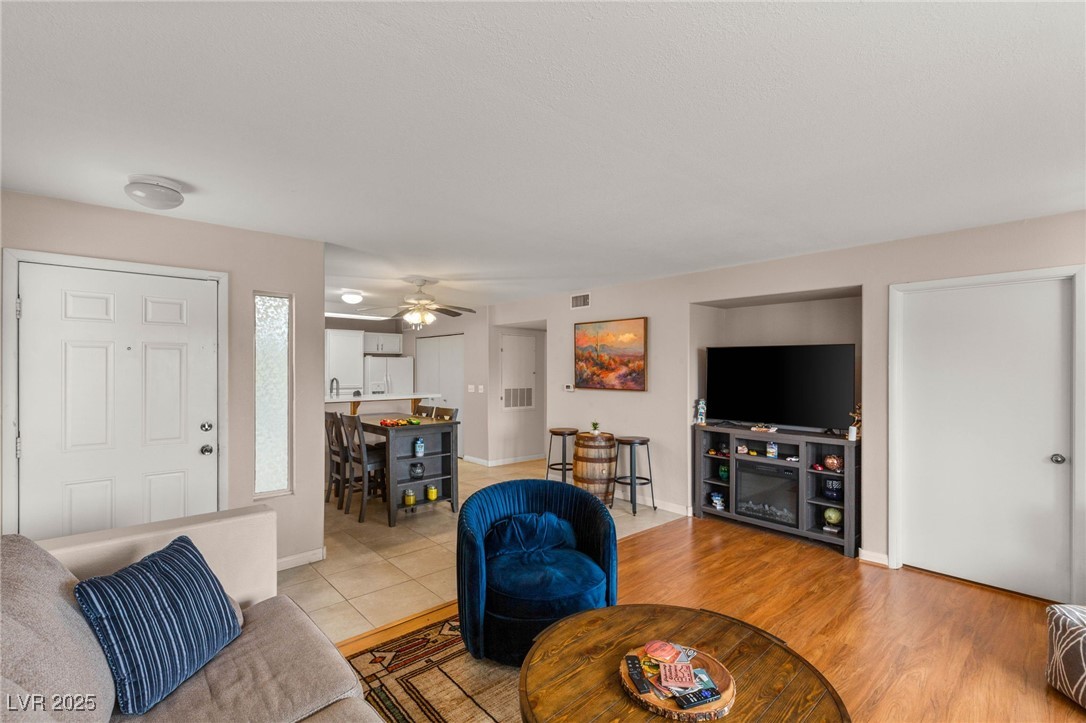 3125 North Buffalo Drive 1103