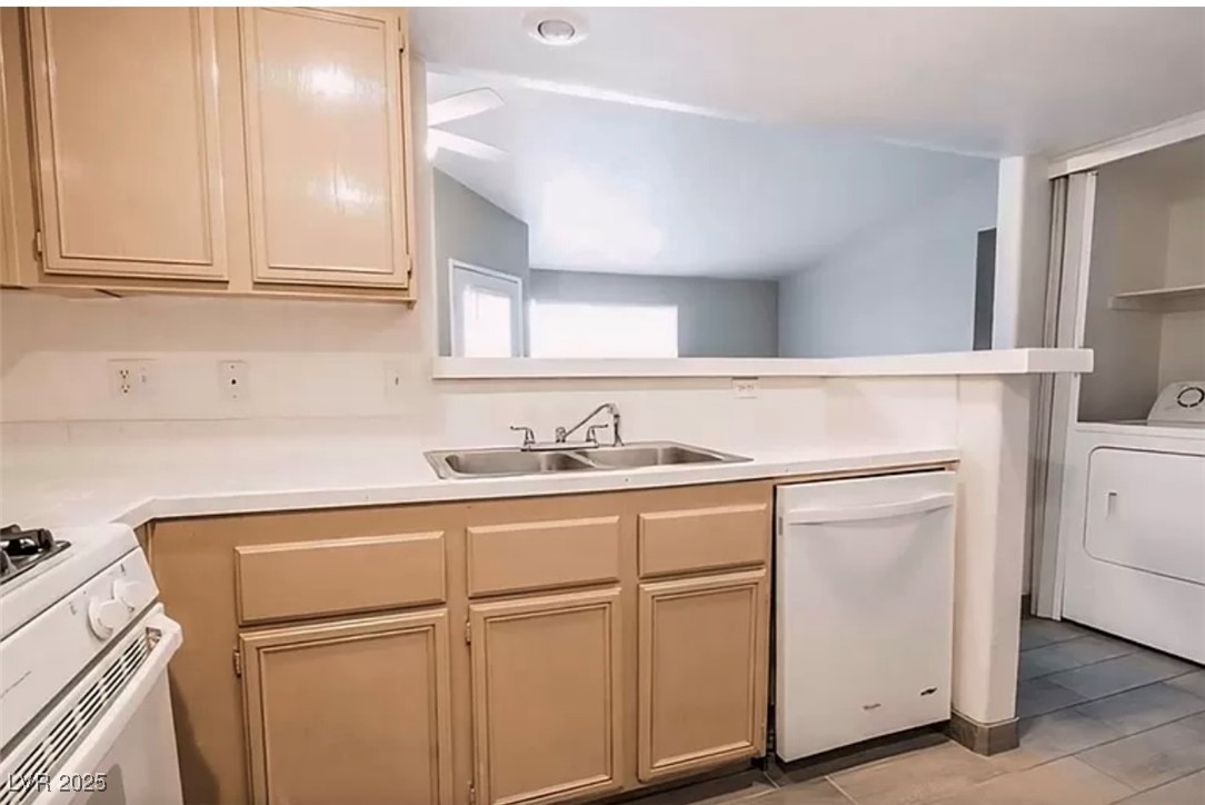 1830 North Pecos Road 250