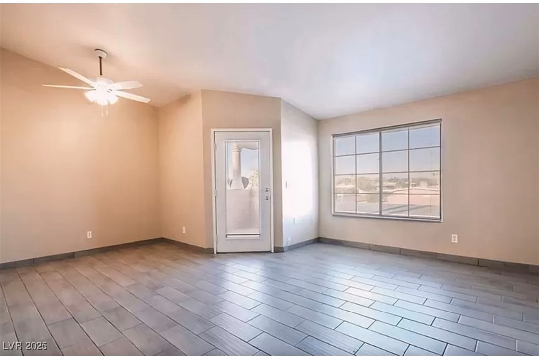 1830 North Pecos Road 250