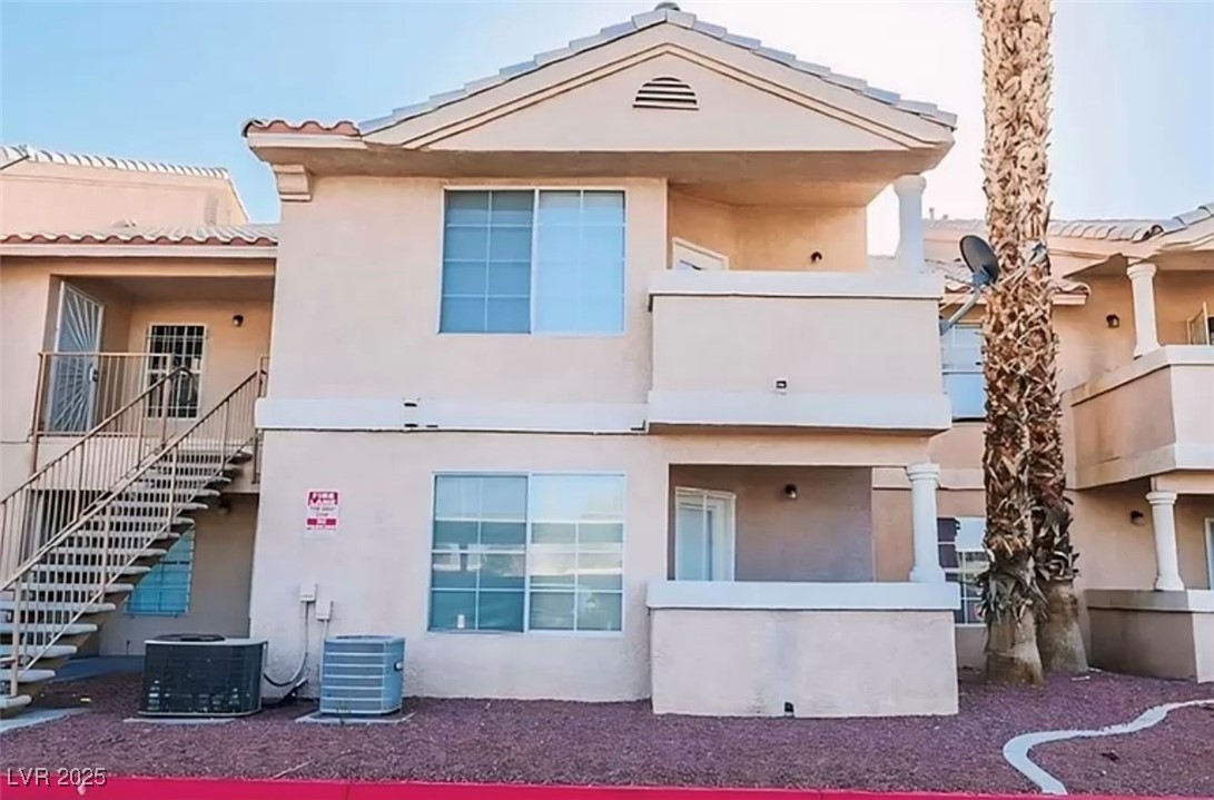 1830 North Pecos Road 250