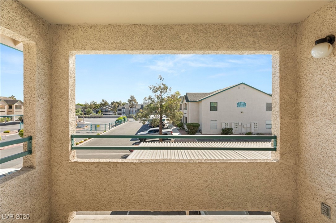 5211 Lindell Road 203