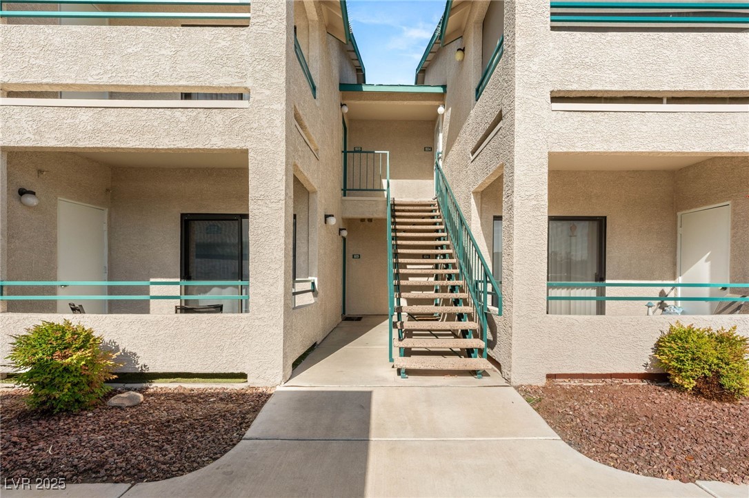 5211 Lindell Road 203