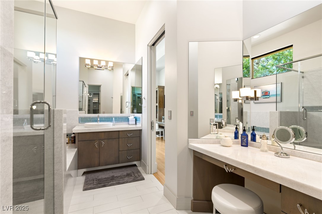 2 Castle Oaks Court