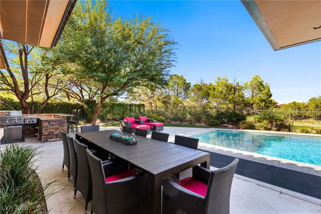 2 Castle Oaks Court