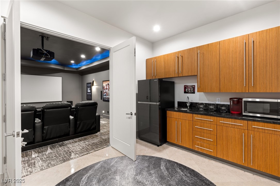 2 Castle Oaks Court