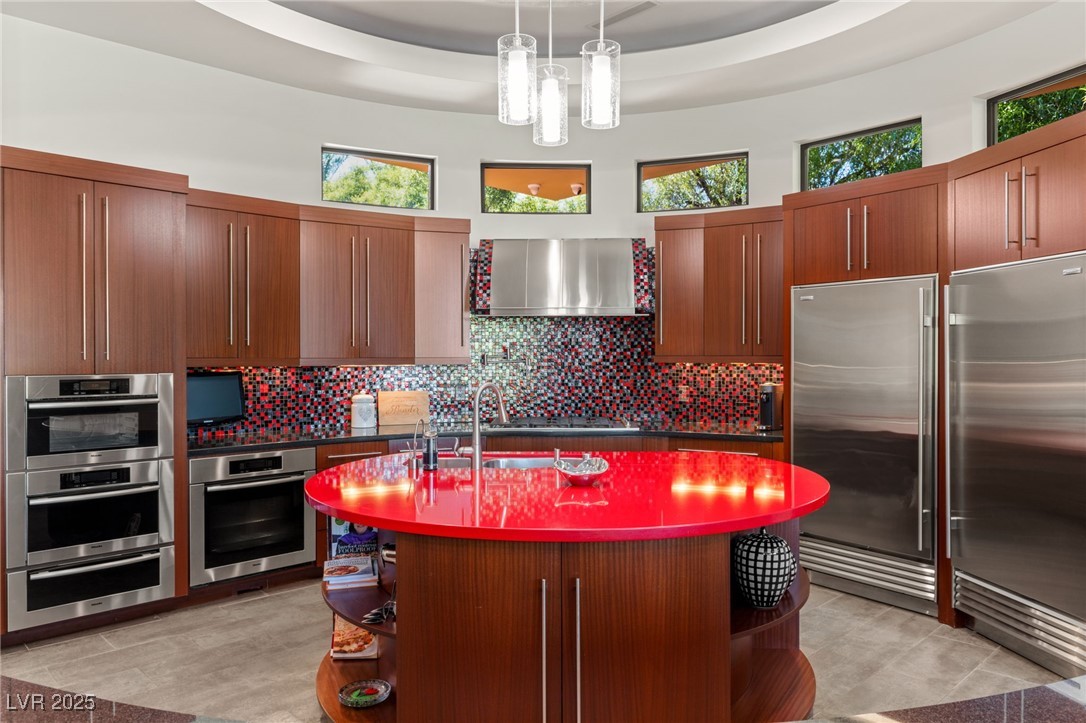 2 Castle Oaks Court