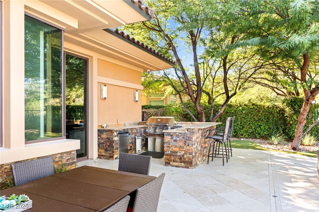 2 Castle Oaks Court