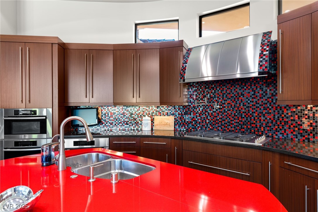 2 Castle Oaks Court