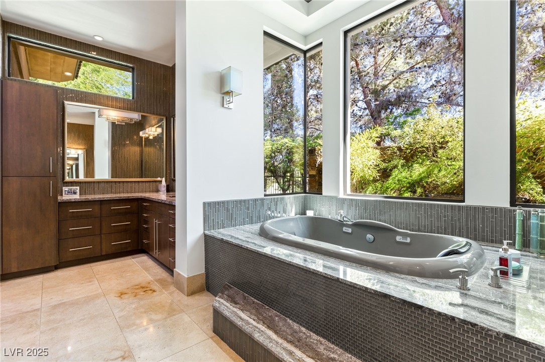 2 Castle Oaks Court