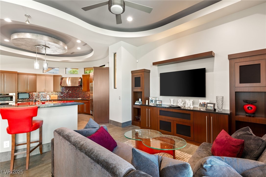 2 Castle Oaks Court
