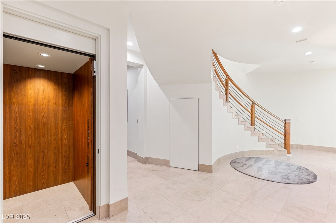2 Castle Oaks Court
