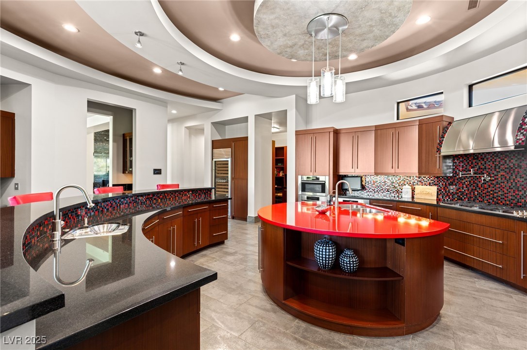 2 Castle Oaks Court