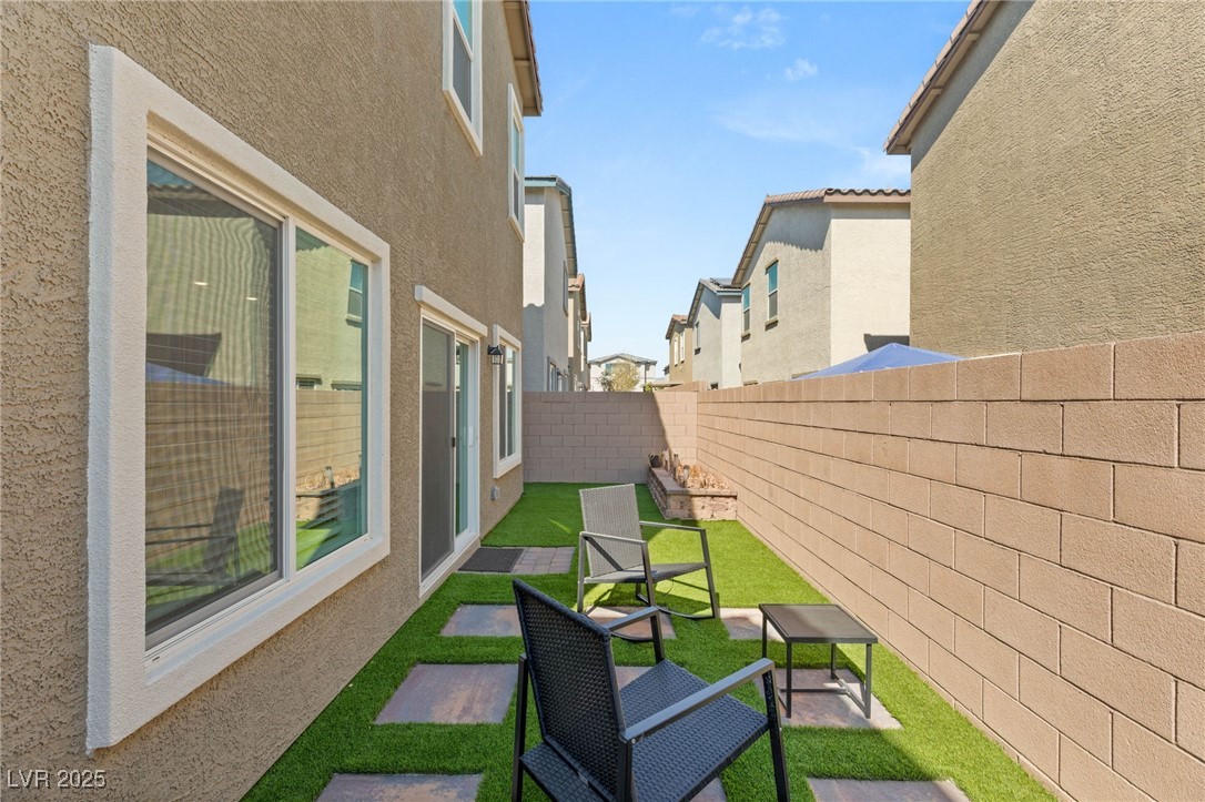 4718 Arctic Cliffs Avenue