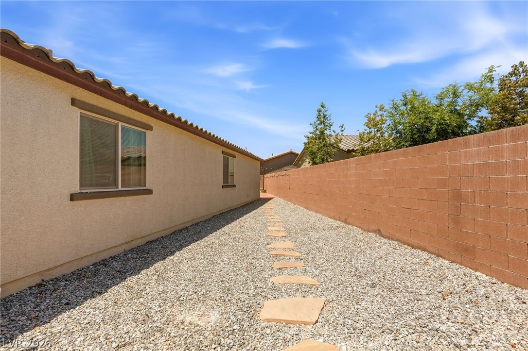 1869 Crystal Meadow Street