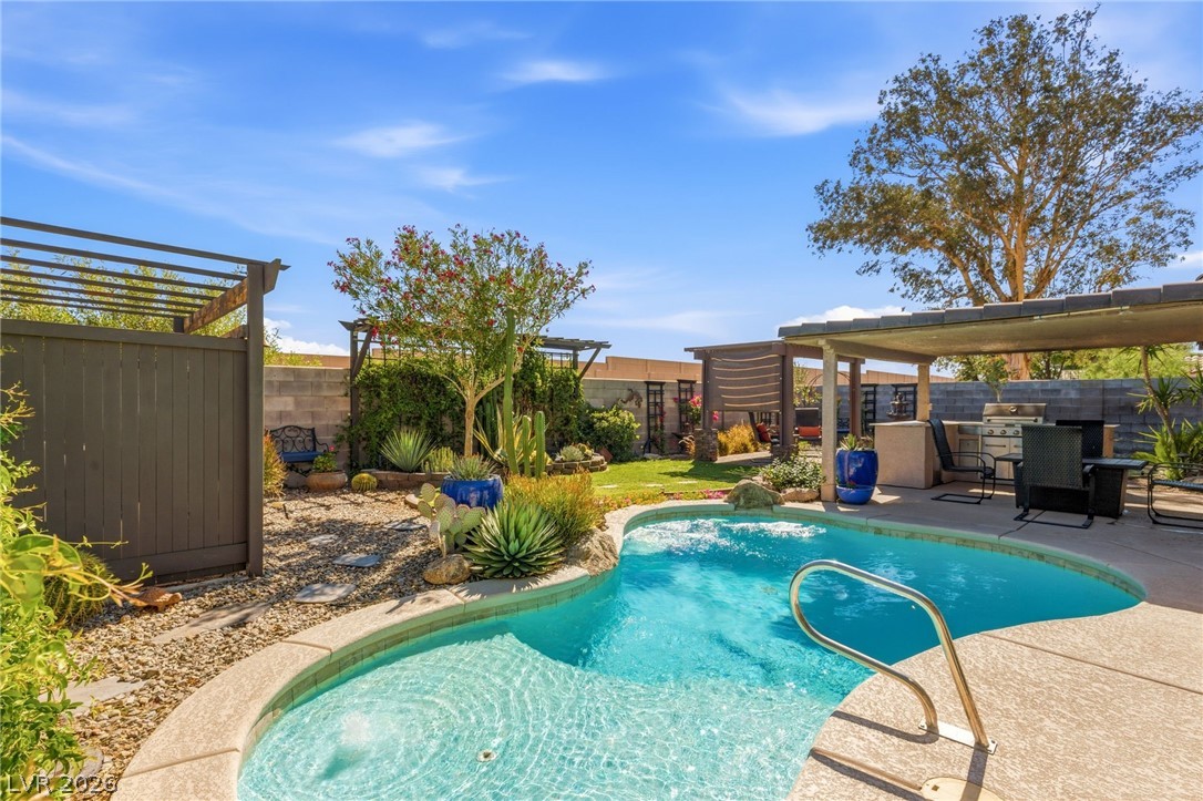 860 Coral Cottage Drive