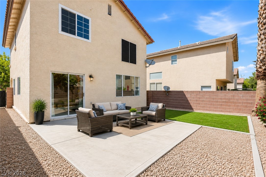 1104 Milpas Lane