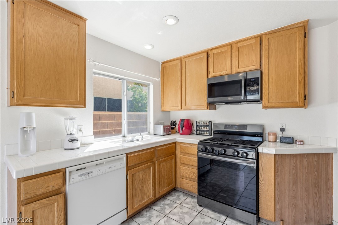 1104 Milpas Lane