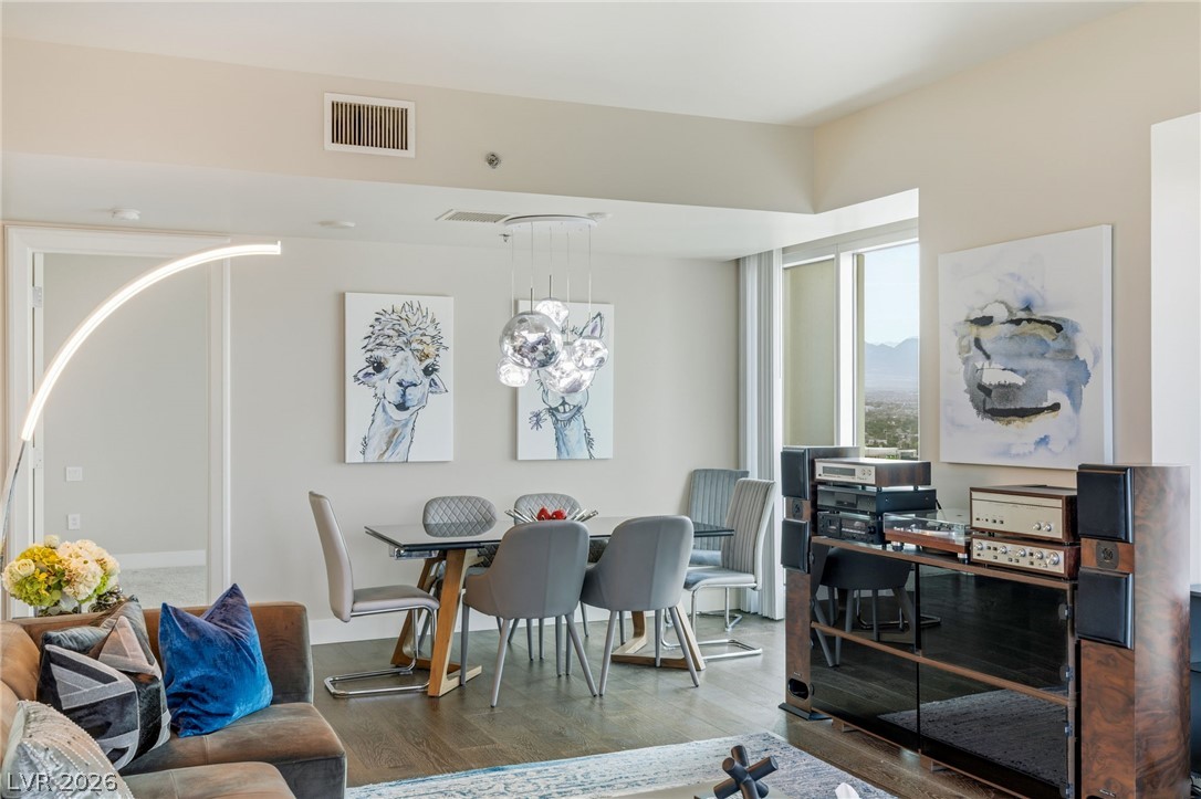 2700 Las Vegas Boulevard 2303