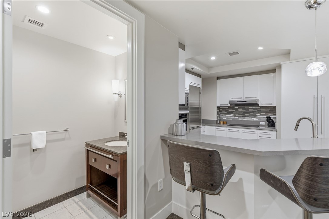 2700 Las Vegas Boulevard 2303