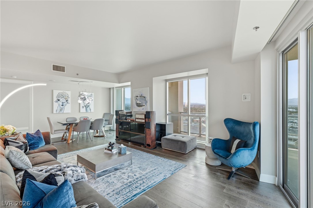 2700 Las Vegas Boulevard 2303