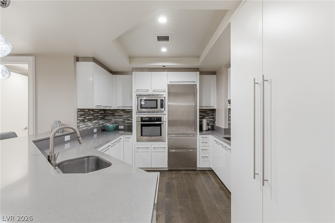 2700 Las Vegas Boulevard 2303