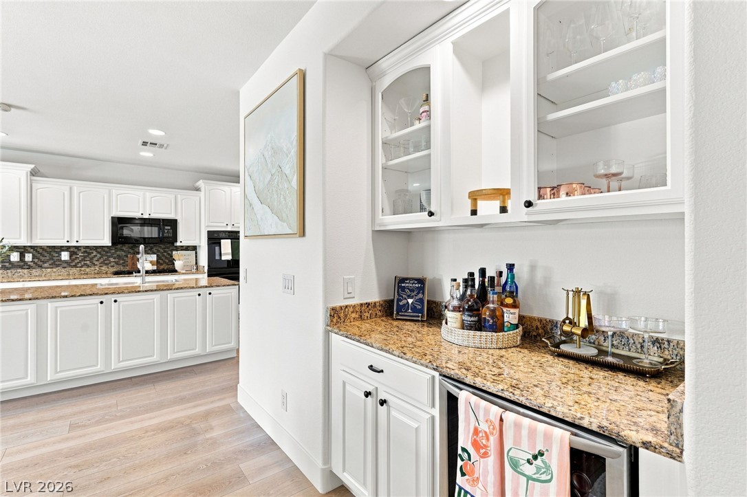 3789 Via Di Girolamo Avenue