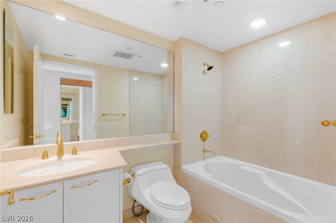 2747 Paradise Road 501