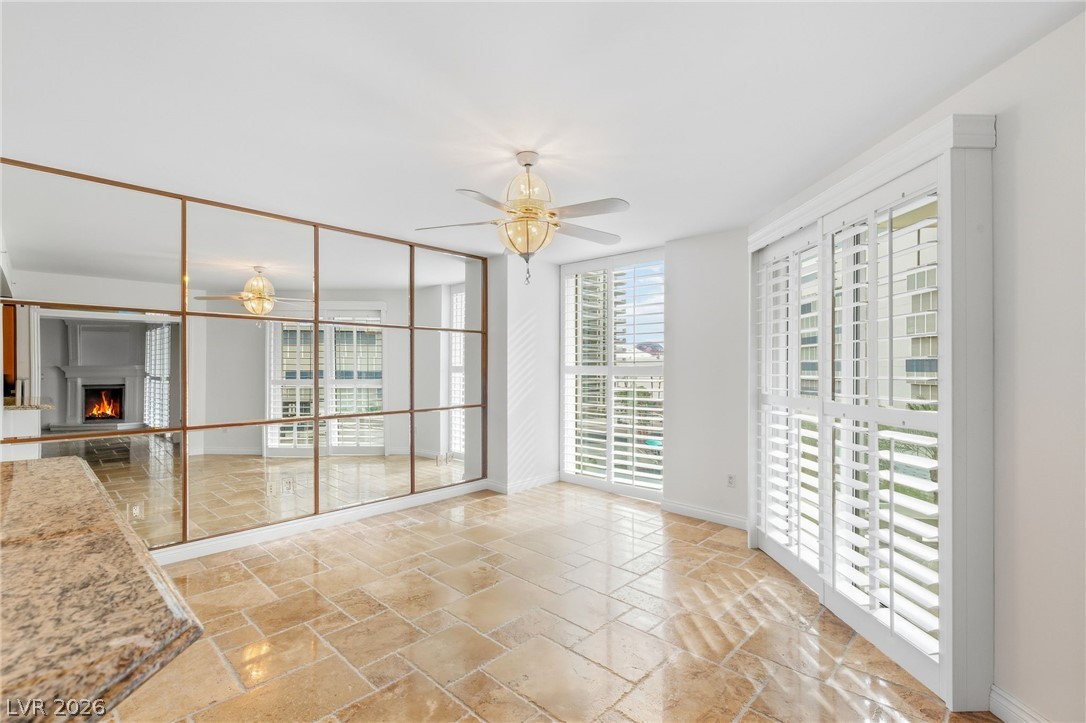 2747 Paradise Road 501