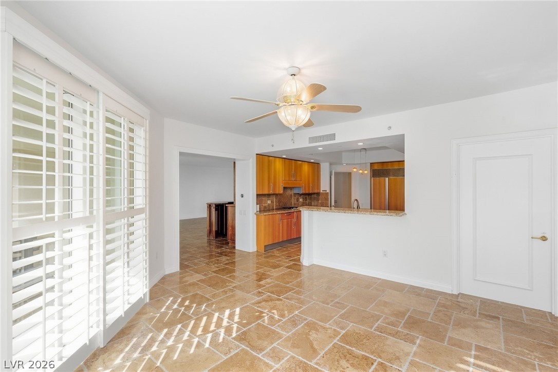 2747 Paradise Road 501