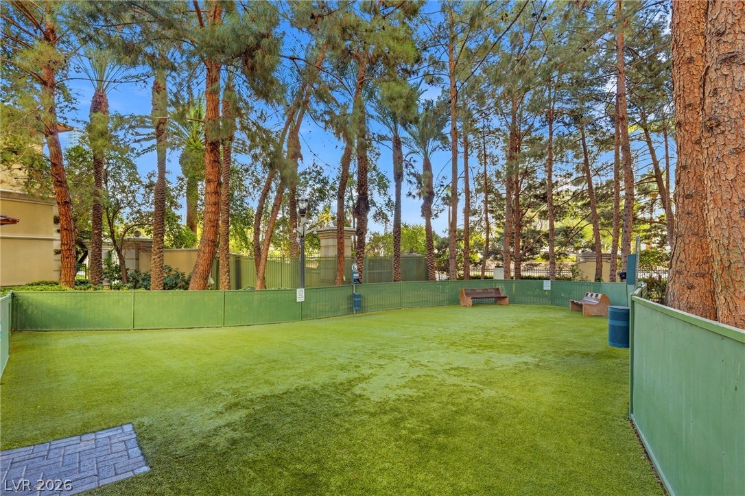 2747 Paradise Road 501