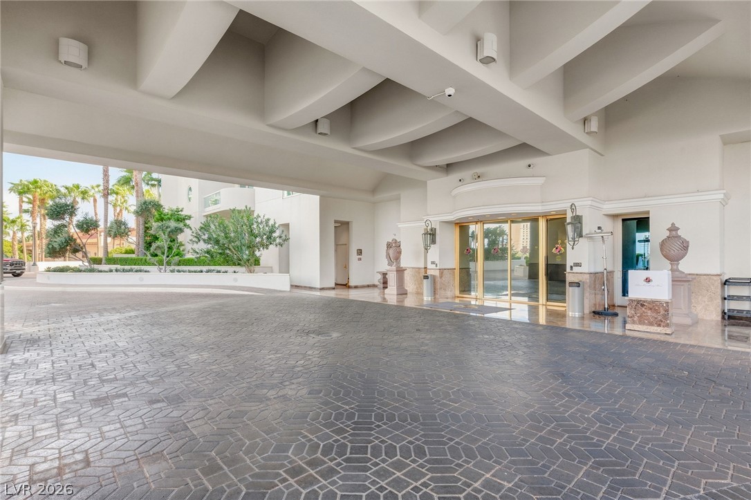 2747 Paradise Road 501