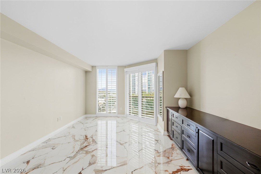 2747 Paradise Road 501