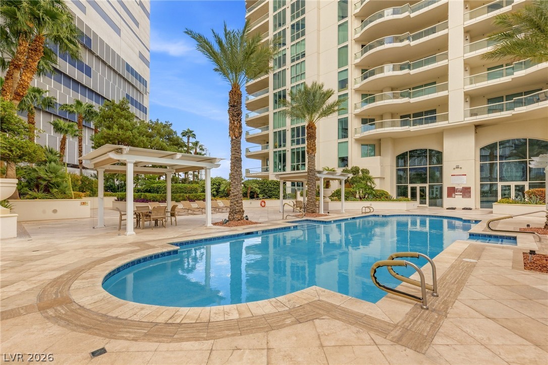2747 Paradise Road 501