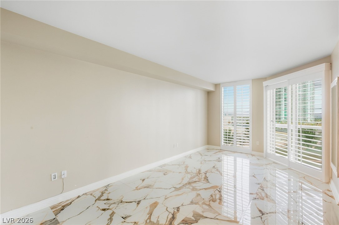 2747 Paradise Road 501
