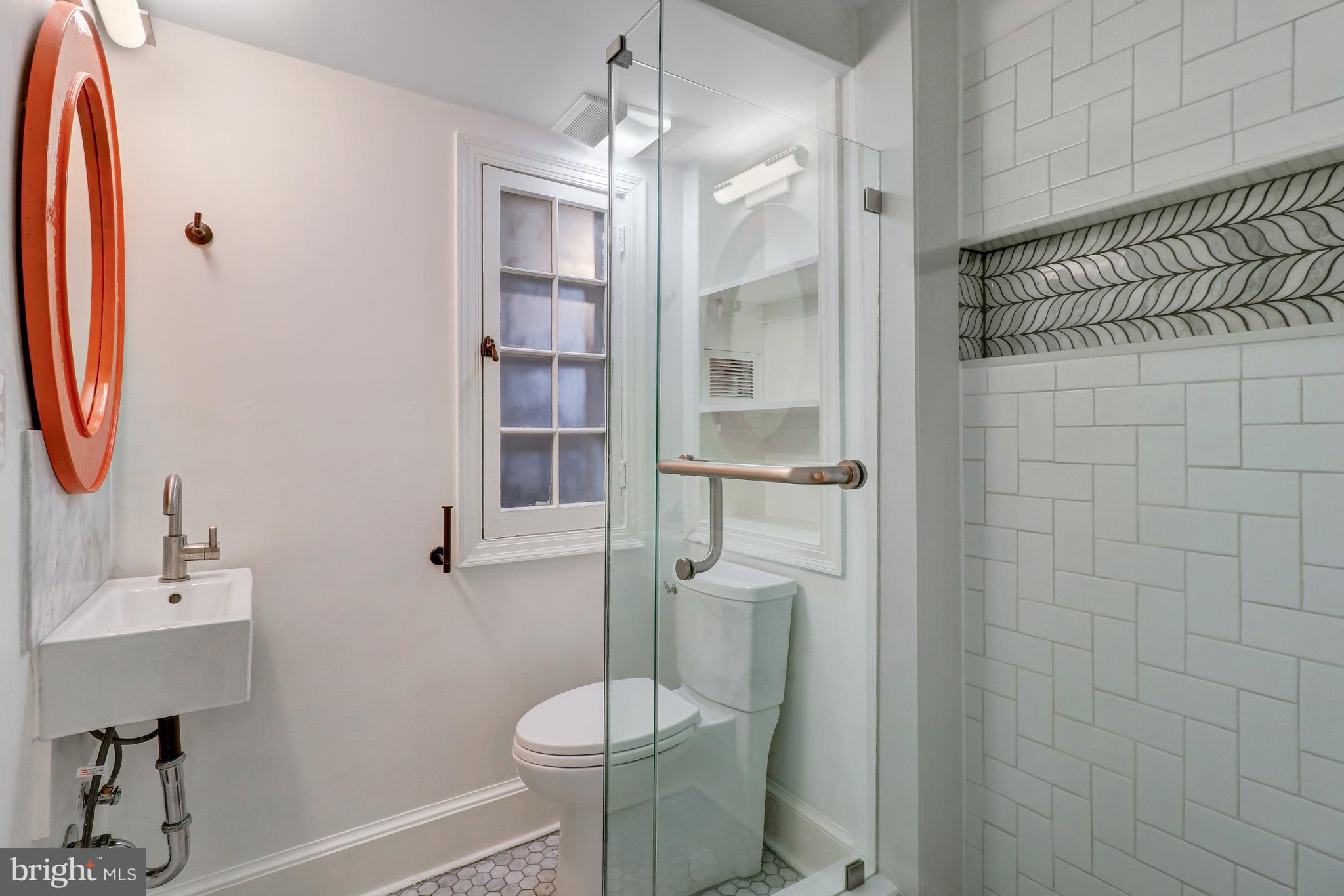 1 Whittier St NW