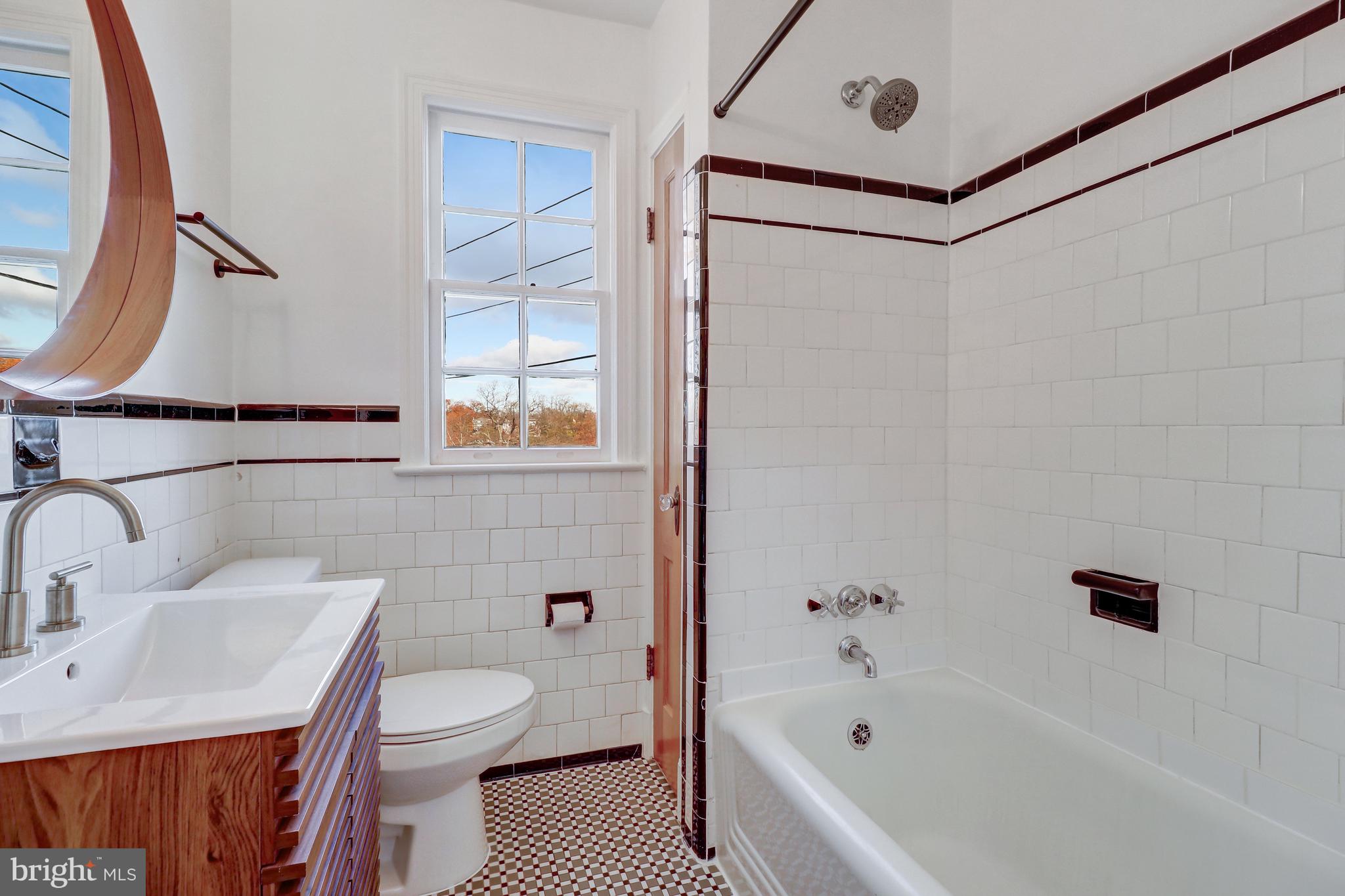 1 Whittier St NW