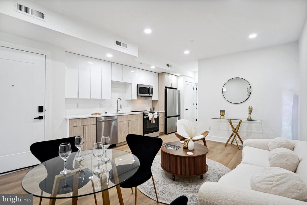1372 Bryant St NE #4
