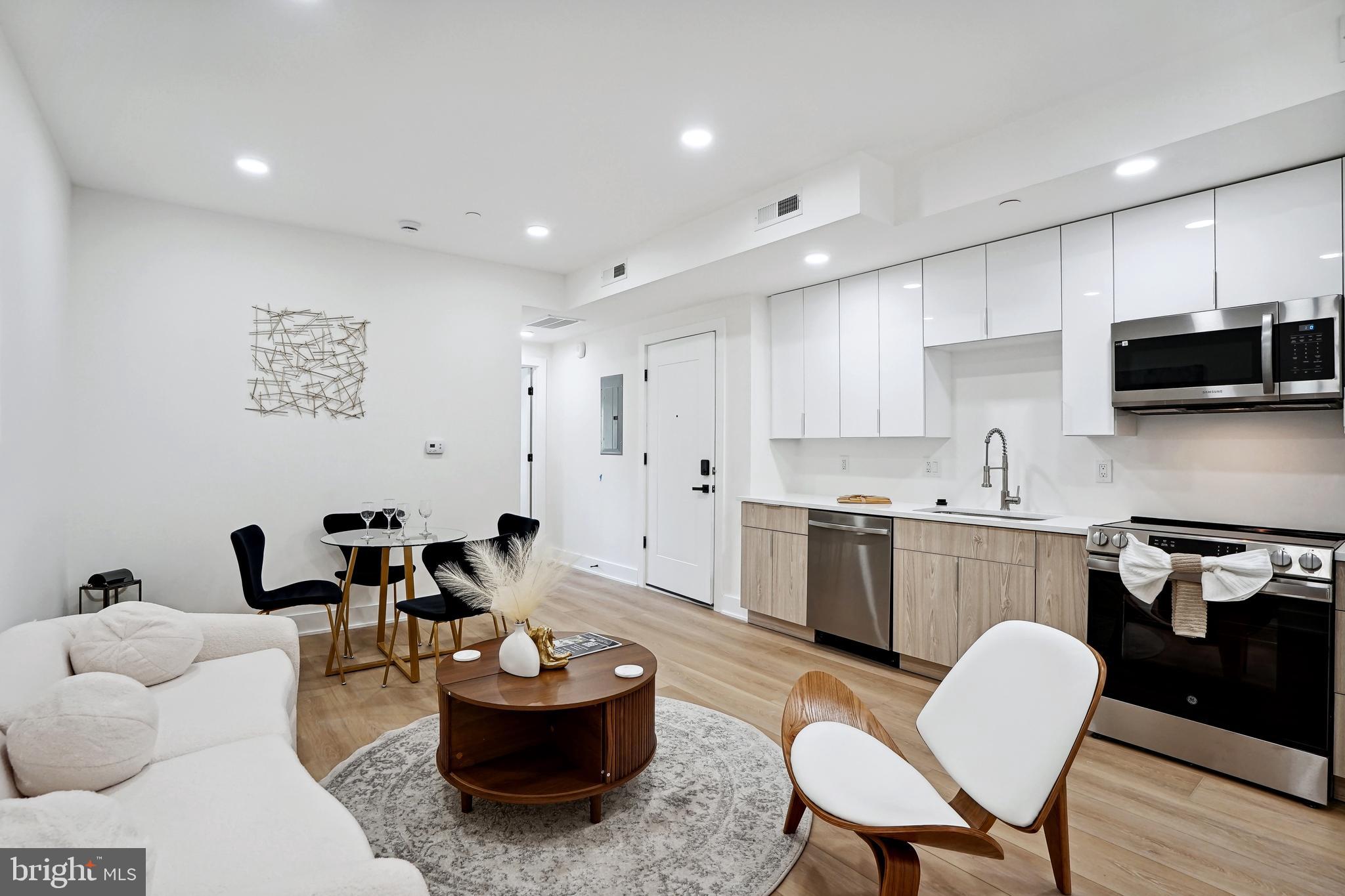 1372 Bryant St NE #4