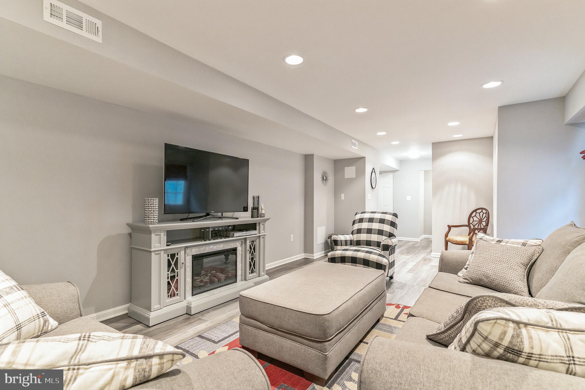 1424 Briarwood PLACE