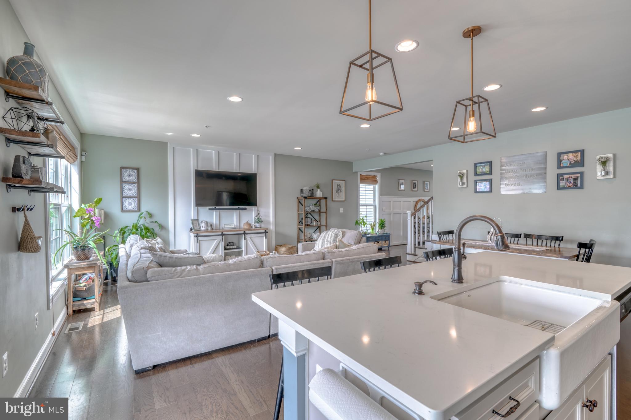 1270 Spanish Oak Way