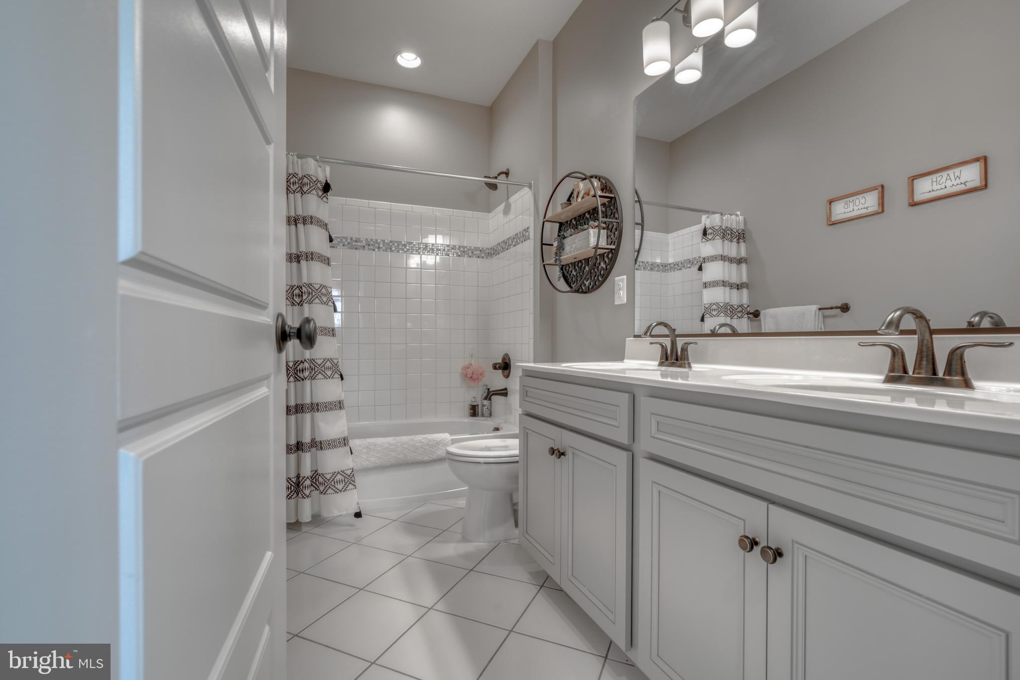 1270 Spanish Oak Way