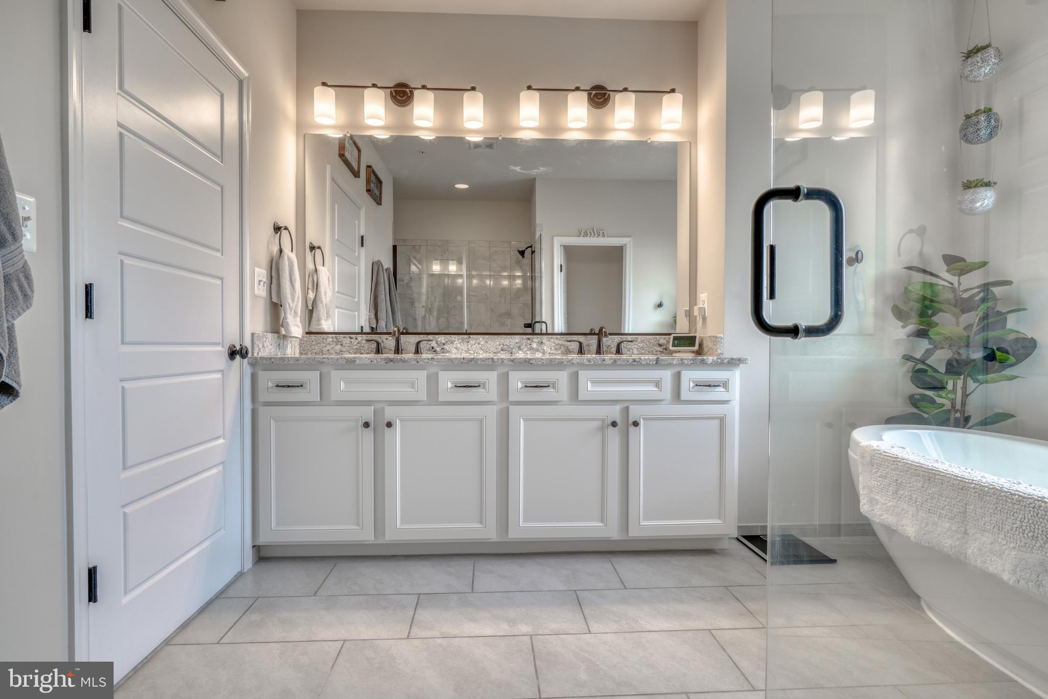 1270 Spanish Oak Way