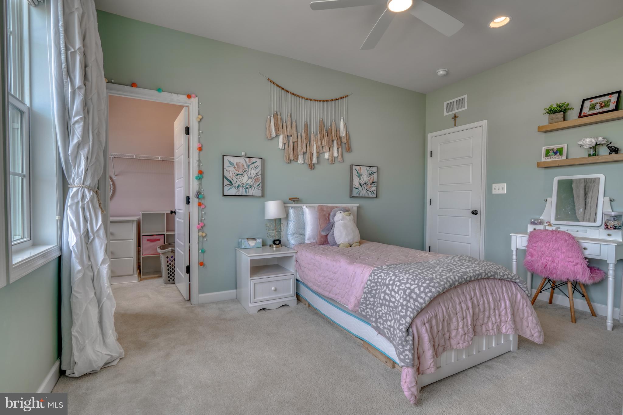 1270 Spanish Oak Way