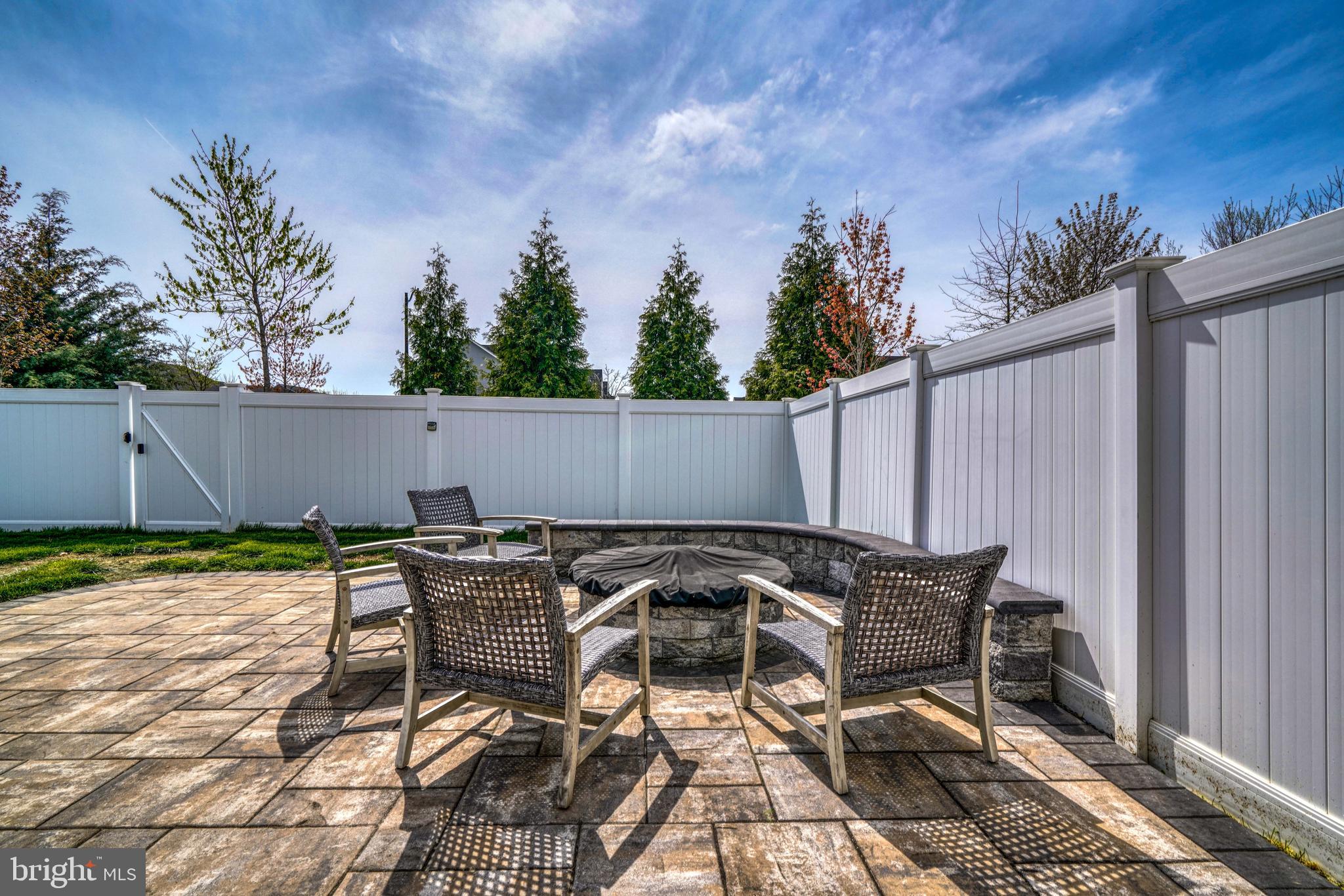 1270 Spanish Oak Way