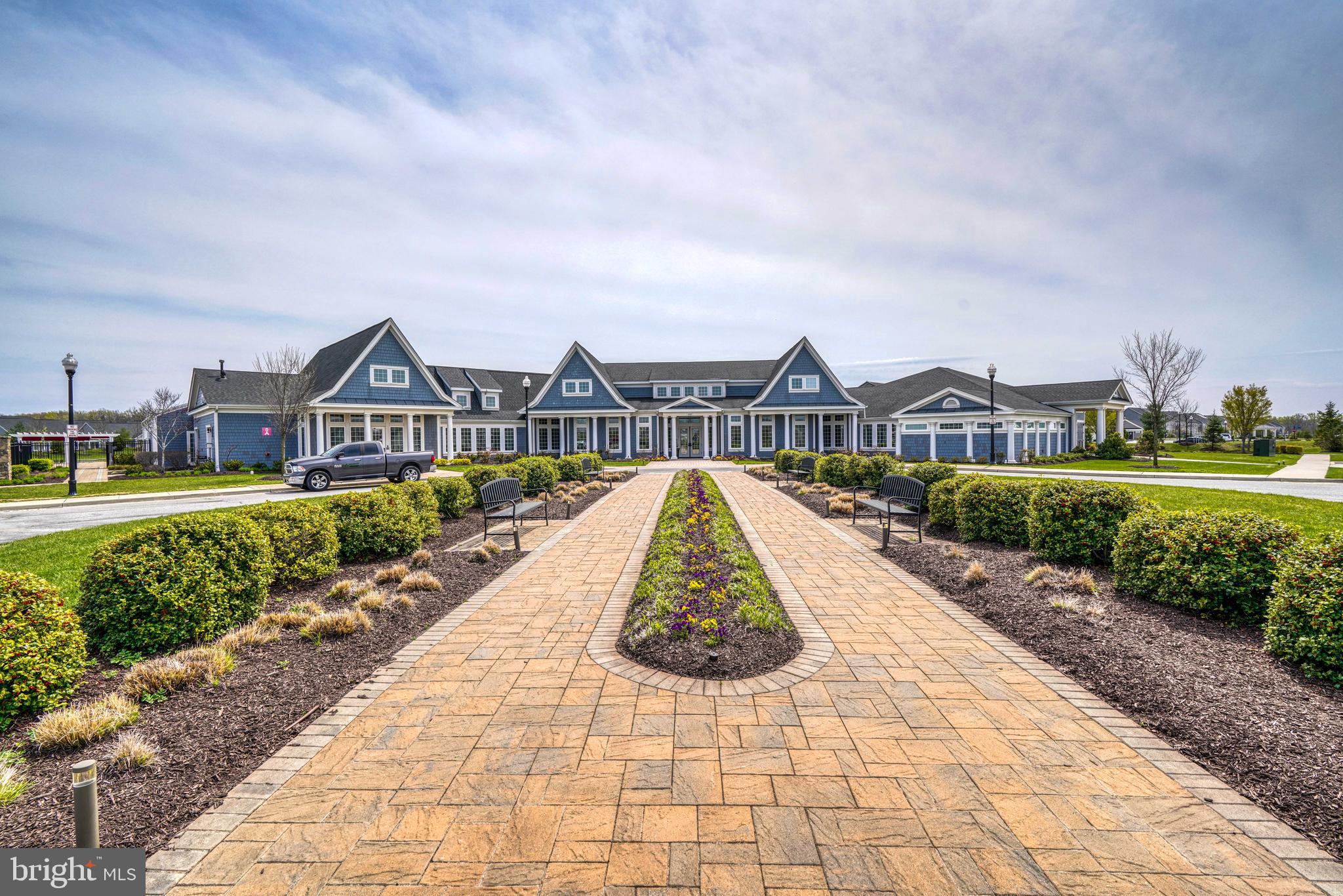 1270 Spanish Oak Way