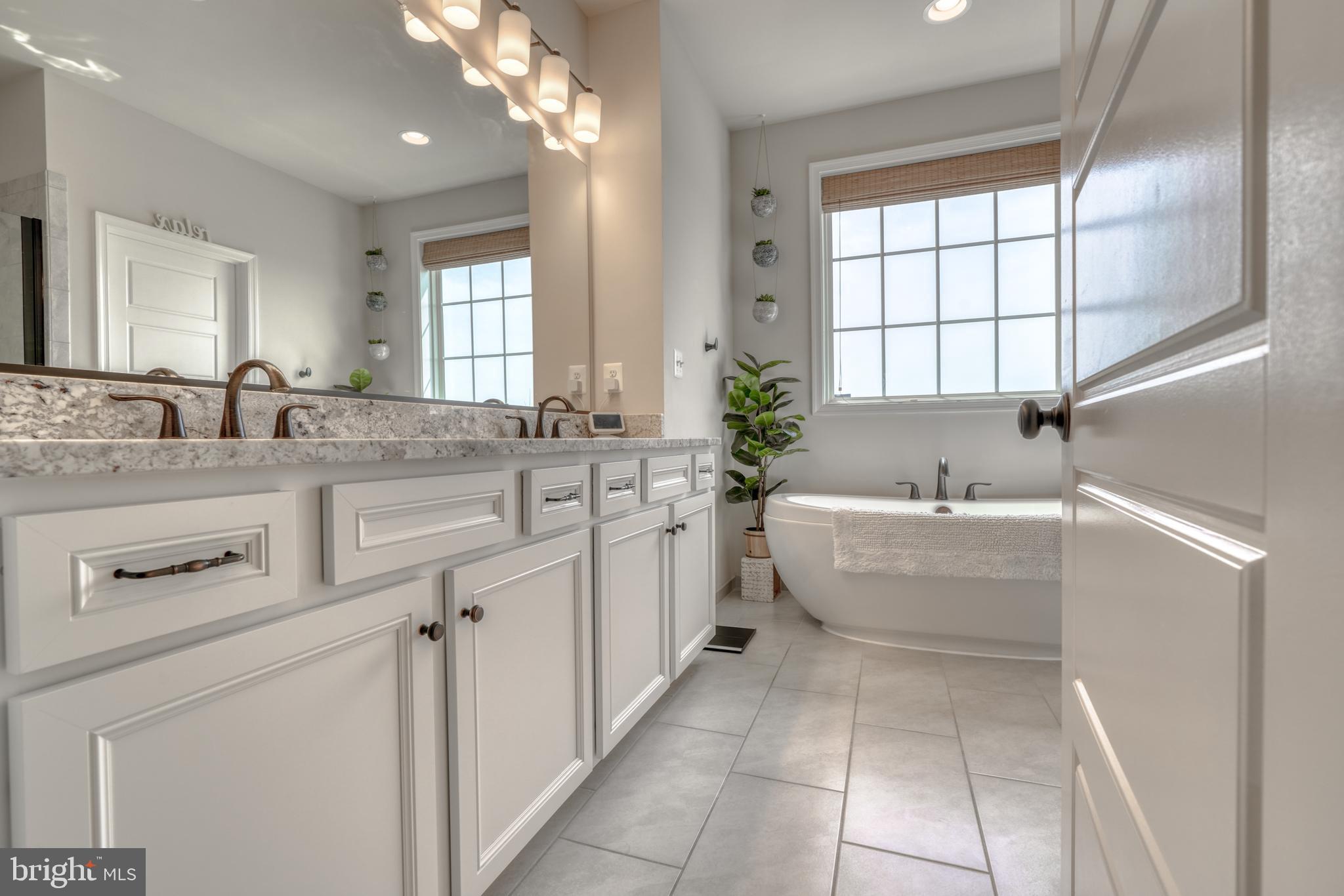 1270 Spanish Oak Way