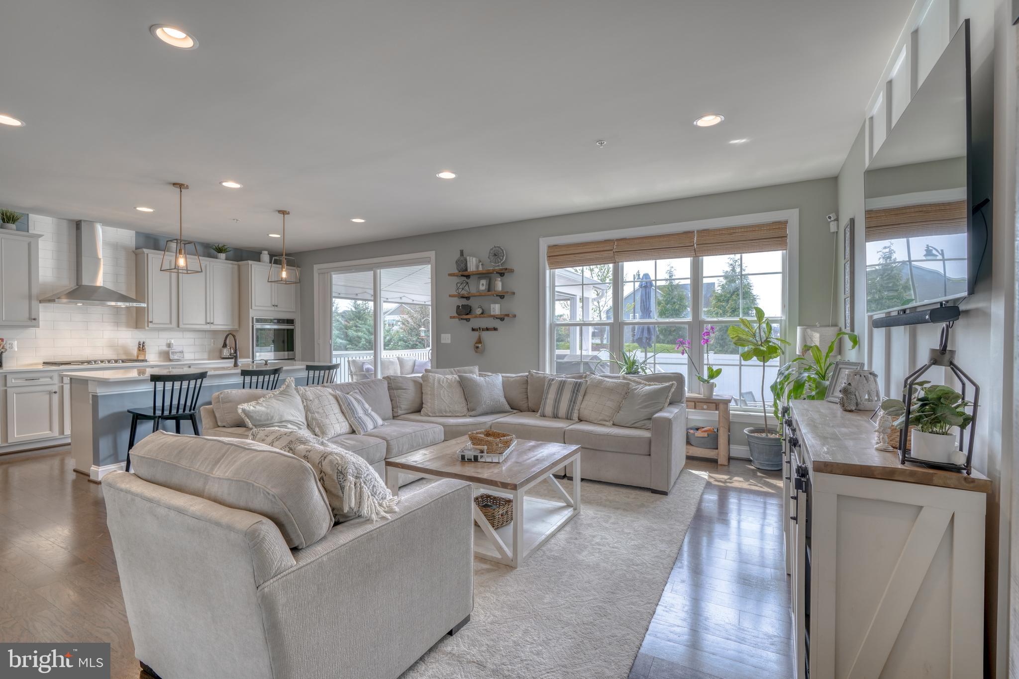 1270 Spanish Oak Way