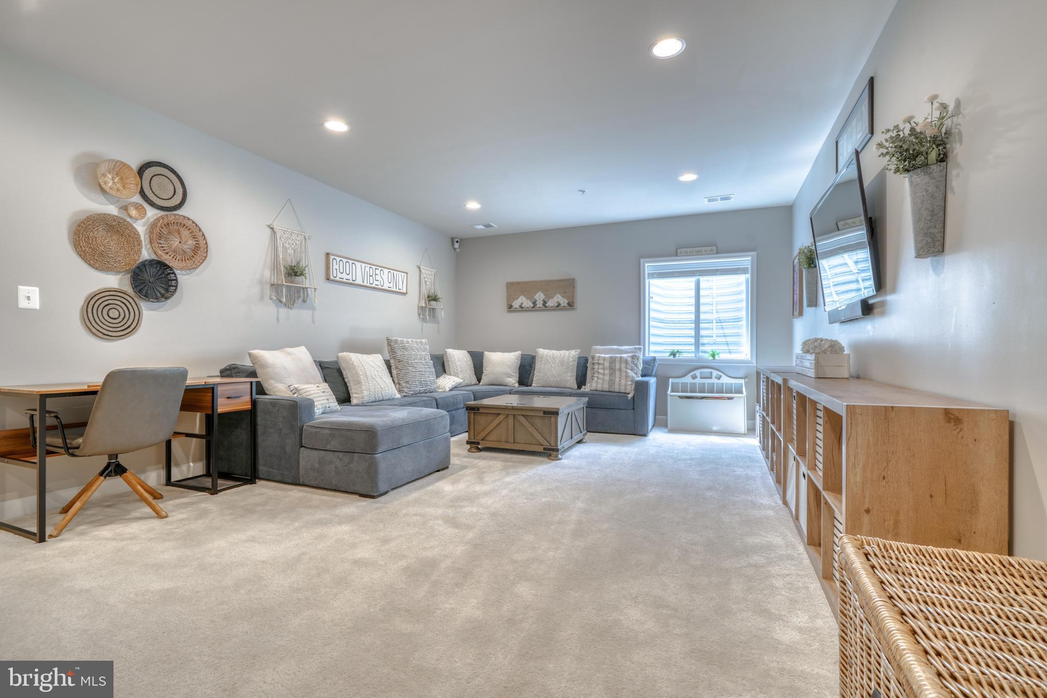 1270 Spanish Oak Way